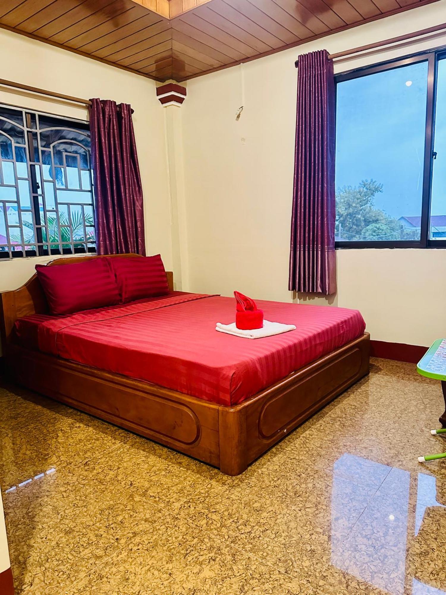 Savet Hostel Stoeng Treng Buitenkant foto